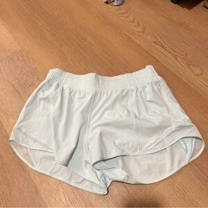 Hotty hot 2.5 inch hi rise mint moment